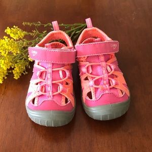 OshKosh Play Shoes 💗